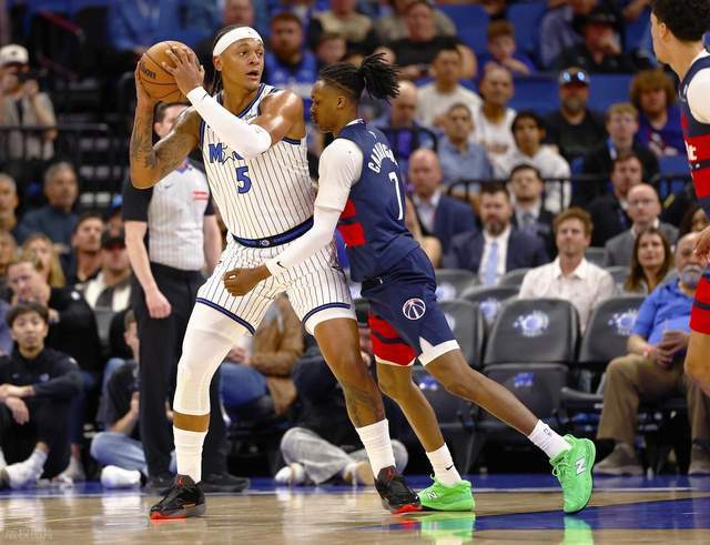 博鱼电竞-爱德华兹41分无缘今日最佳，因为越来越妖的詹姆斯狂砍4个历史第1